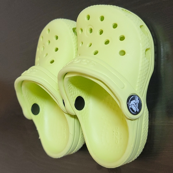 Crocs - Picture 2 of 4
